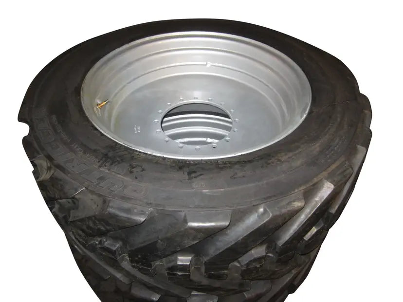 0272055 15 X 28 Ff Tire, Wheel RH | JLG