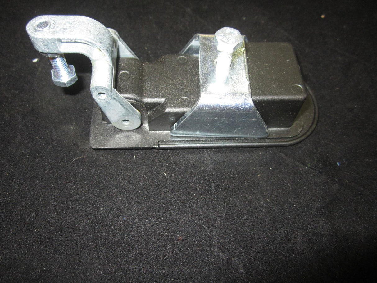 1001096450 Latch Compression Lever
