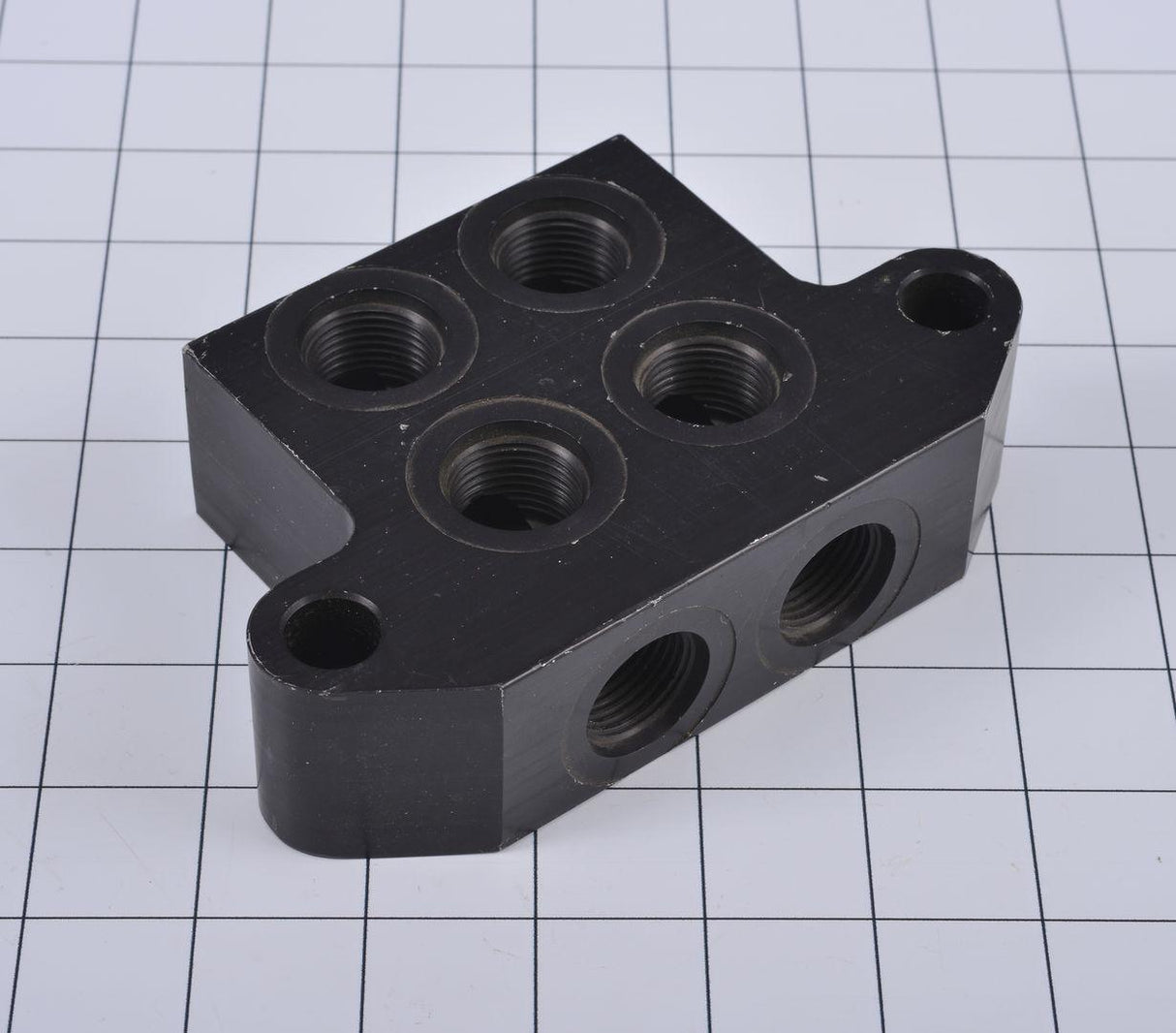 10165944 Manifold, Hydraulic | JLG - BHE Parts Store