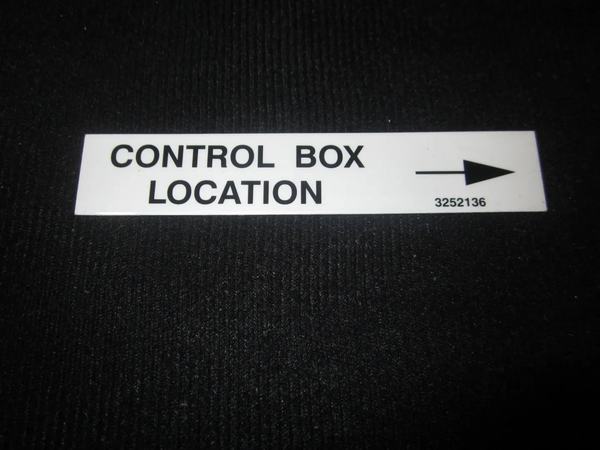 3252136 Nameplate, Cont. Box Location | JLG