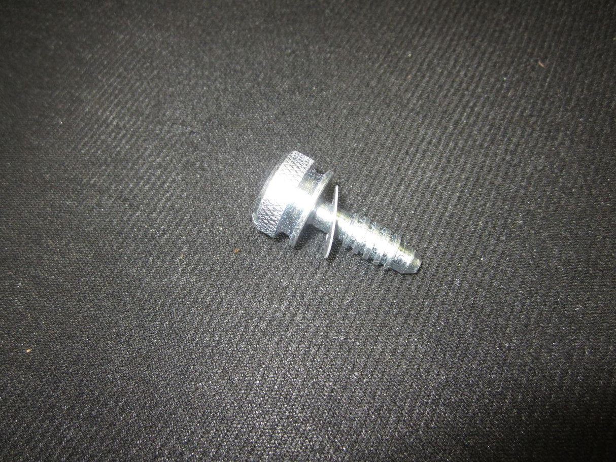 3900174 Screw