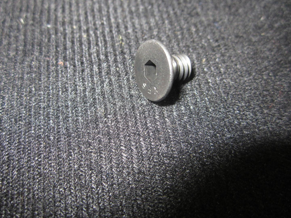 70001697 Screw Countersunk Cap