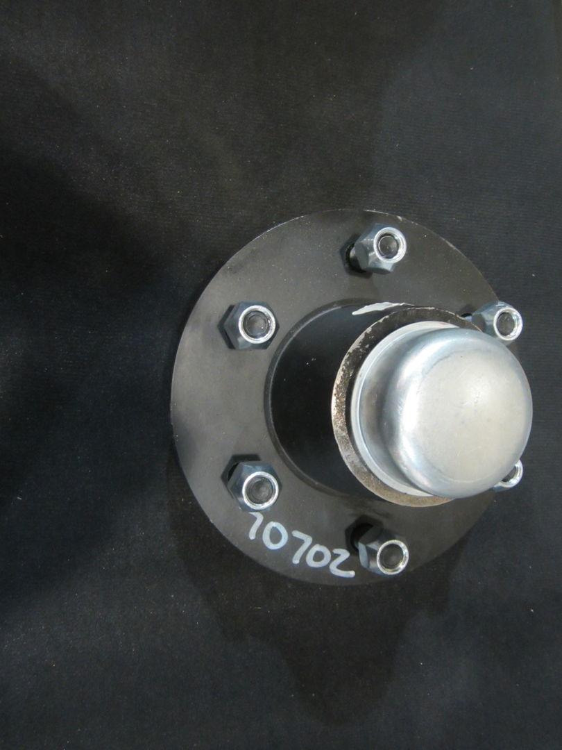 70702 Hub, Idler 6 On 5-1/2 Bc Compl | JLG - BHE Parts Store