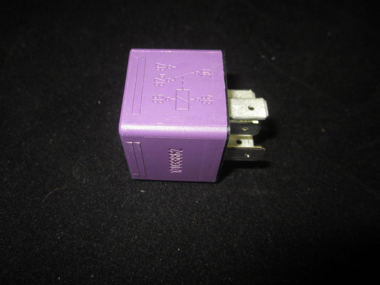 77323265 Bosch Relay