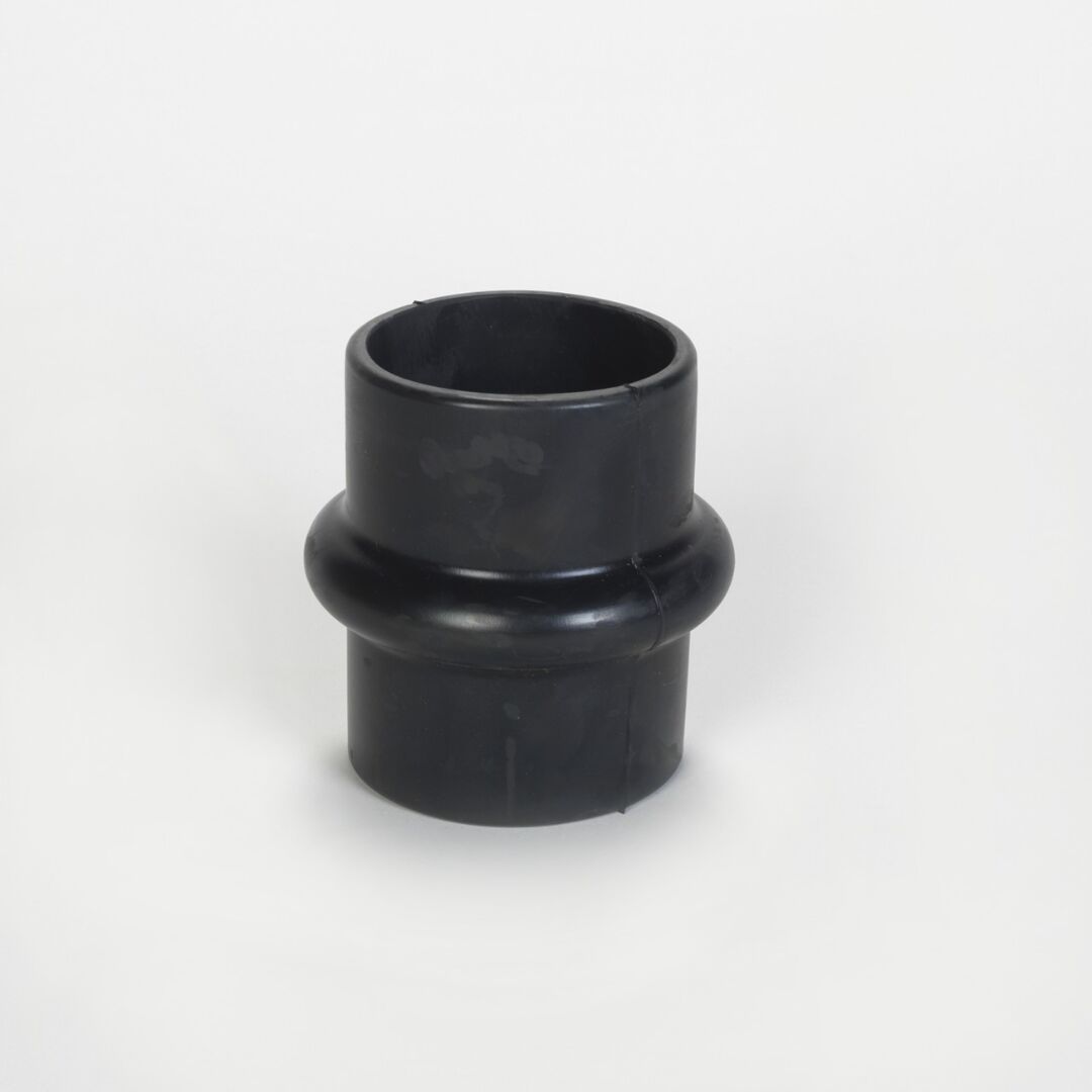 P114319 D/S, Straight Hump, Rubber | Donaldson