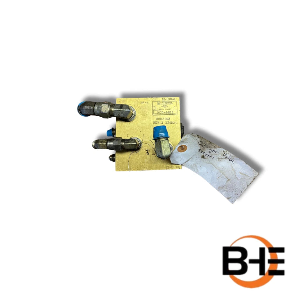 8902193 Outrigger Valve (Used) | Skytrak