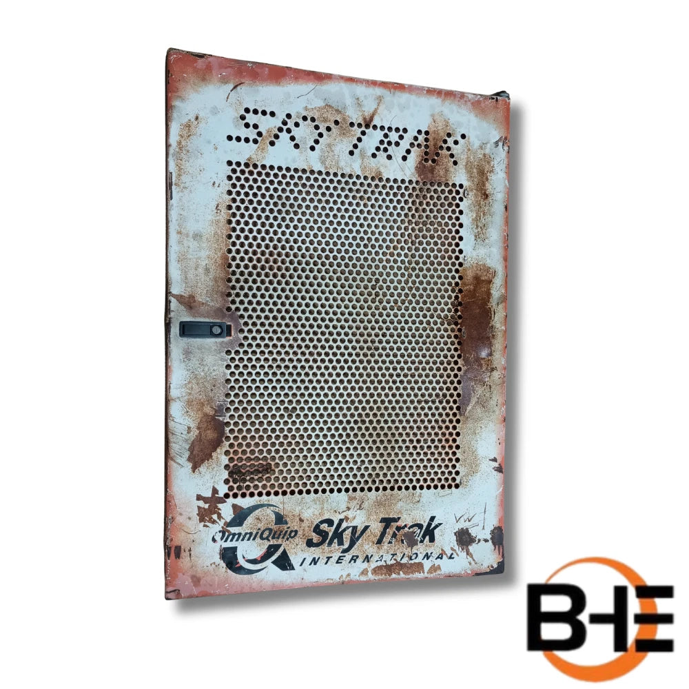 7097174 Radiator Cover (Used) l SkyTrak