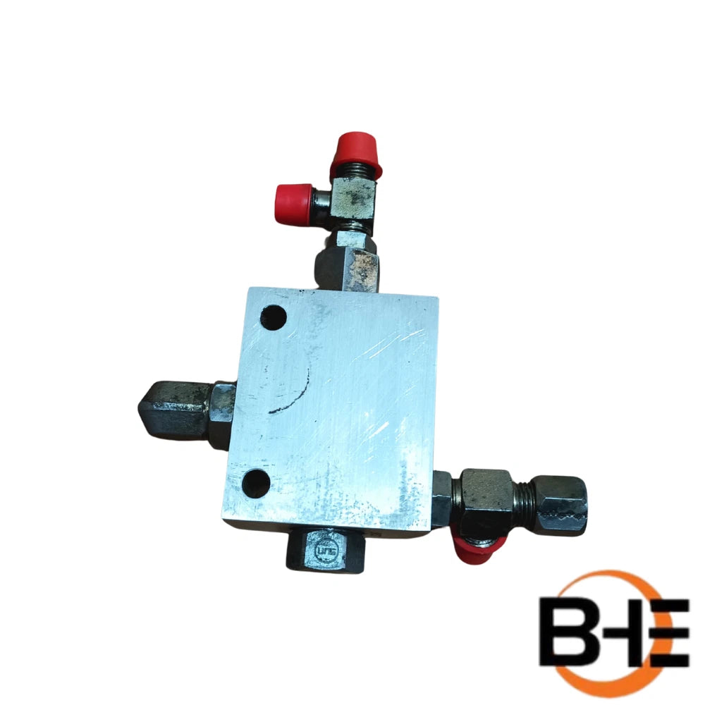 8902838 Shuttle Valve (Used) l SkyTrak