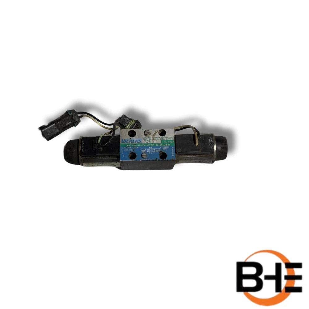 1001283630 4Way-3Pos Dir Valve Cont-12Vdc (Used) | Skytrak