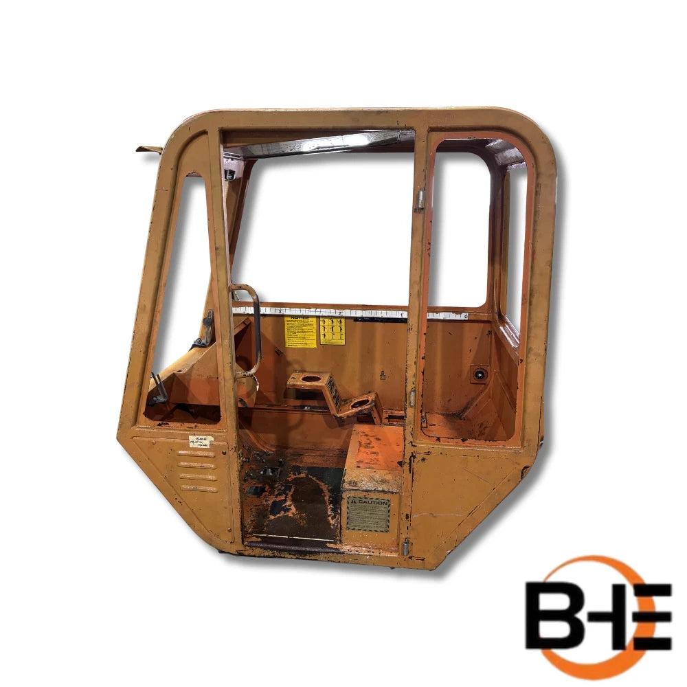 39443D Operator Compartment (Used) | Lull