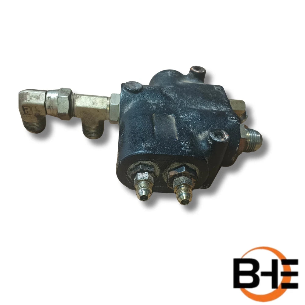 8904047-Priority-valve-used-skytrak