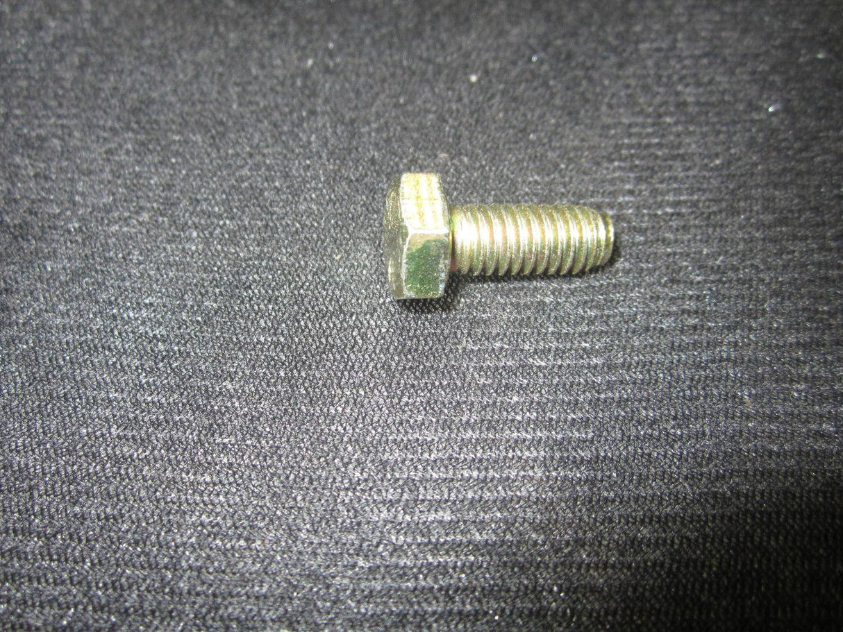 8303697 Screw Hhc