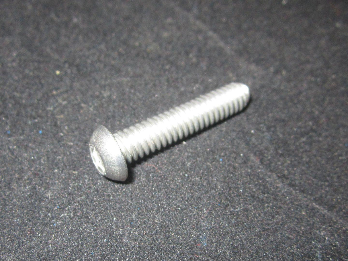 8310725 Screw