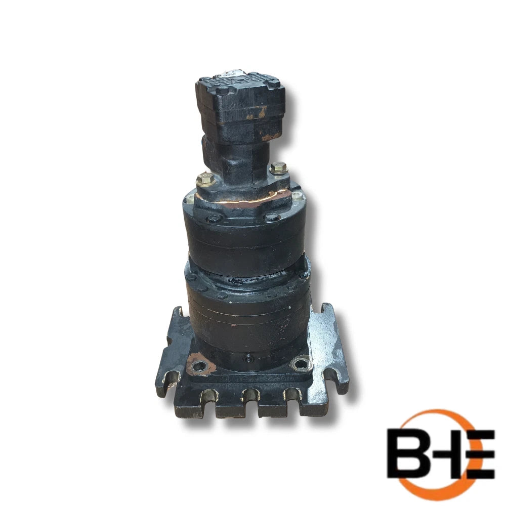 0255025 Swing Drive Motor Assembly (Used) l JLG